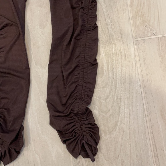 Fabletics Ruched Leggings - Picture 3 of 4
